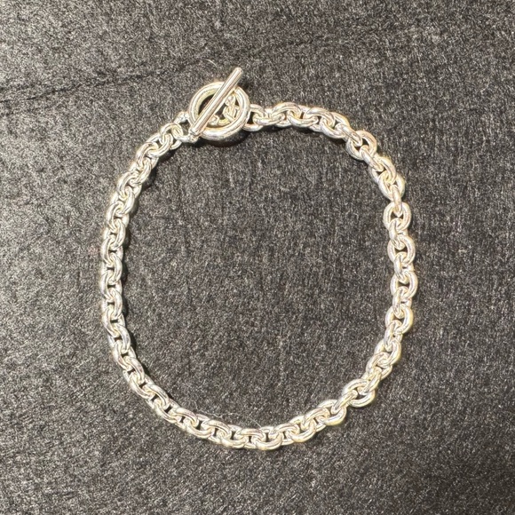 Things Remembered Jewelry - Elegant Silver Rhodium Toggle Close Chain Bracelet